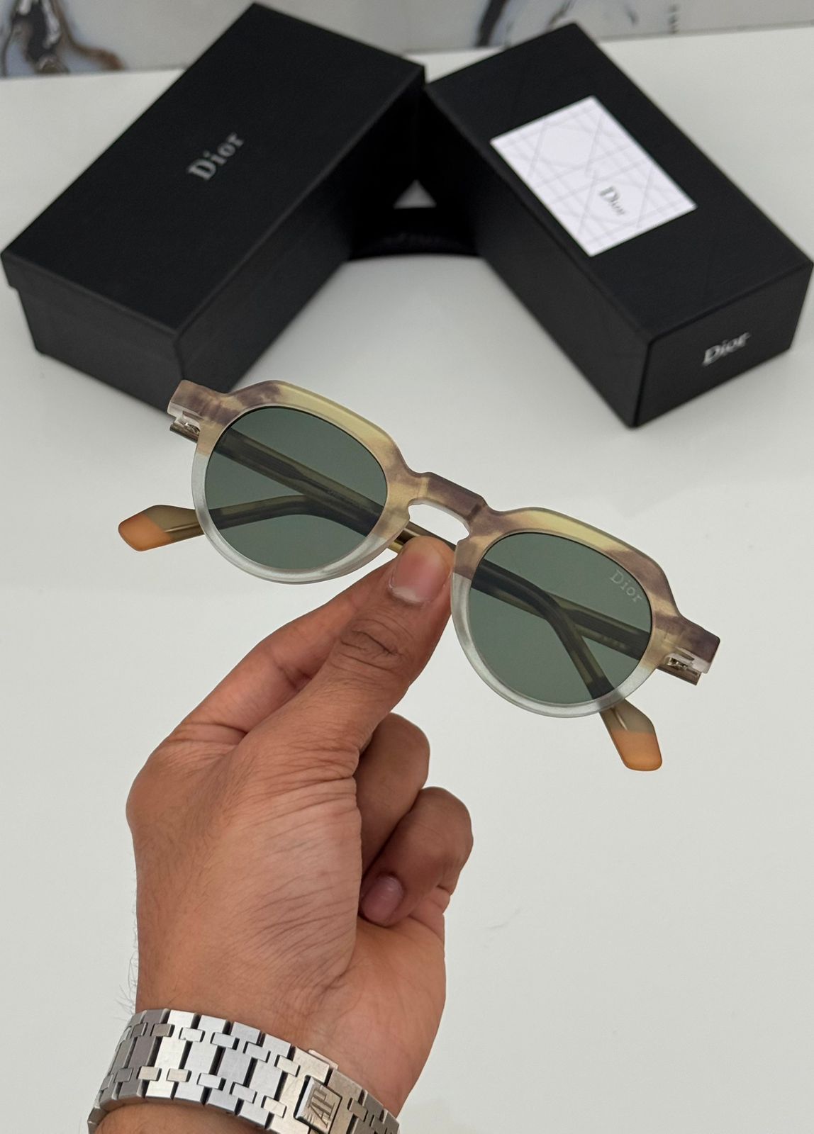 Unisex Sunglasses 
12A Quality