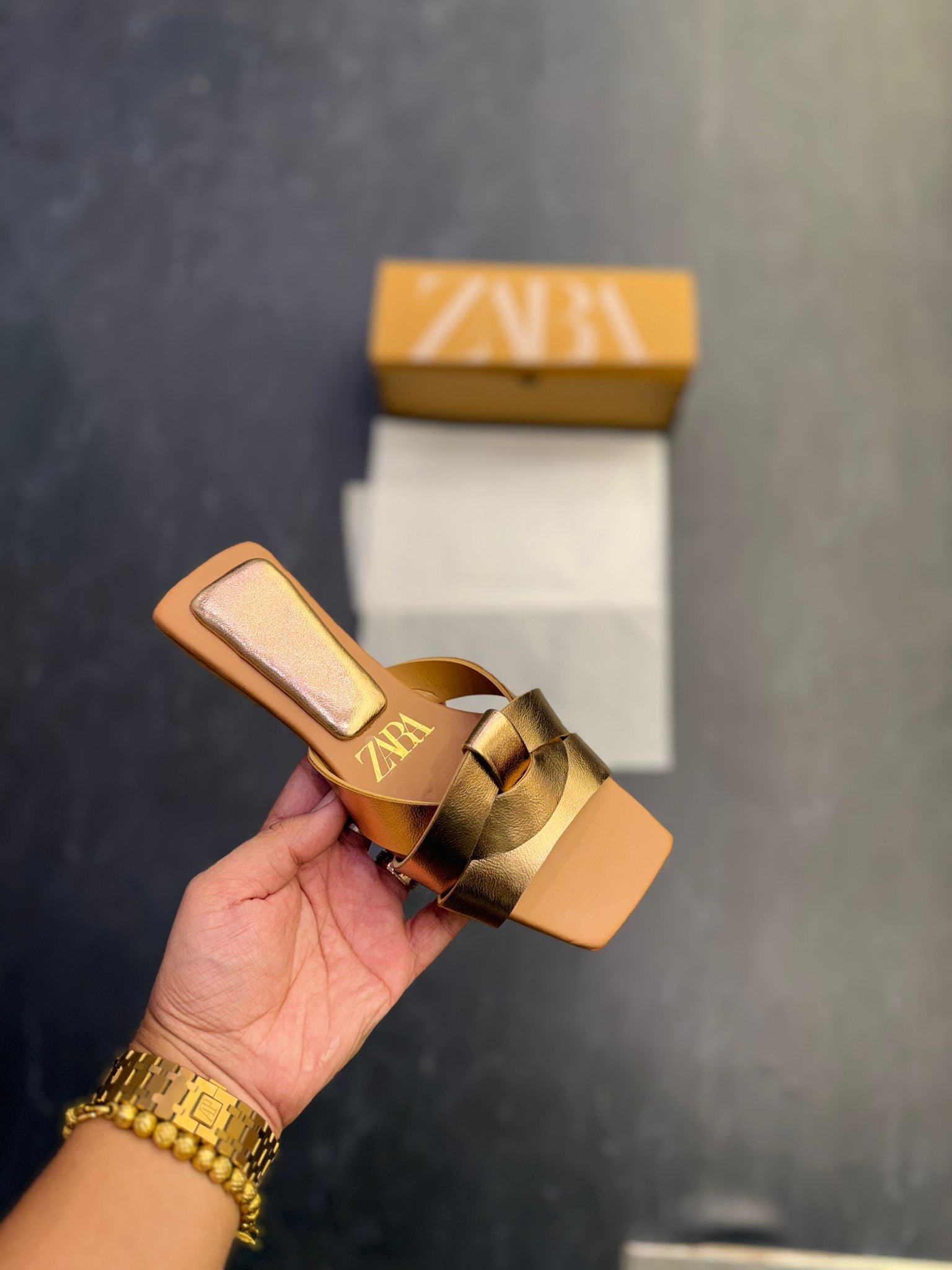 ZARA GOLDEN CROSSOVER FLATS