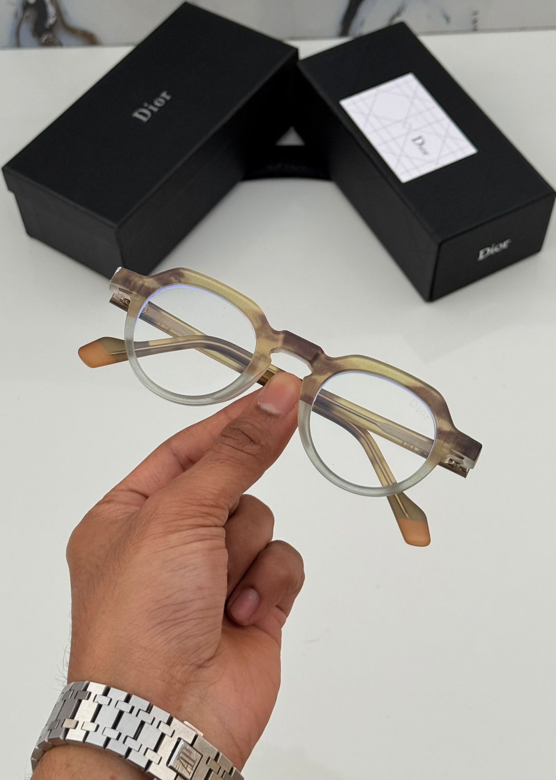 Unisex Sunglasses 
12A Quality